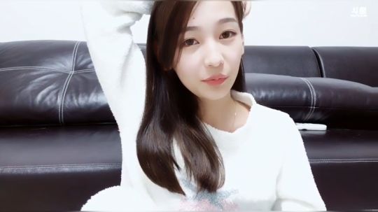 叶知秋vanessa_明天就18岁啦 2018-10-24 22点场_斗鱼