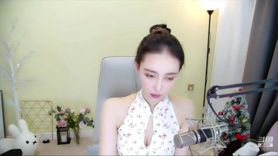 水煮肉片404_我在斗鱼看王雨檬呀直播舞蹈_斗鱼视频