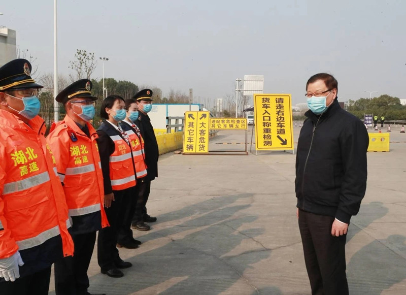 再赴道口检查督导，应勇强调要外防输出继续守牢离汉离鄂通道