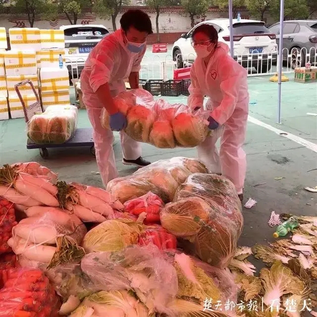 武汉商超服务青年志愿者，报名首日逾1000人参与