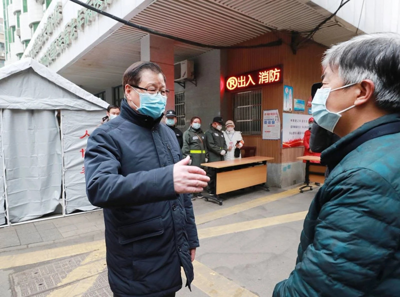 针对特殊场所、重点人群防控，应勇强调要抓早抓小抓苗头，坚决果断有力处置