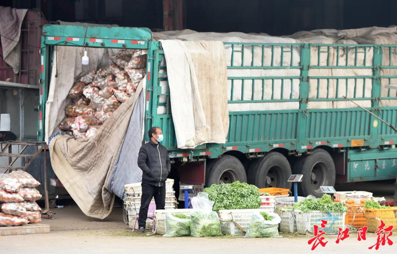 王忠林调研“菜篮子”保供稳价：全力保障水产品供给