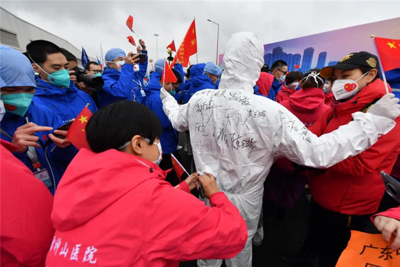 撤离雷神山，这段塔台对话太感人……