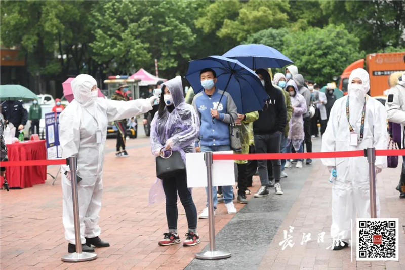 直击复工复产首场线下招聘会，供岗6000余个，现场防控有序