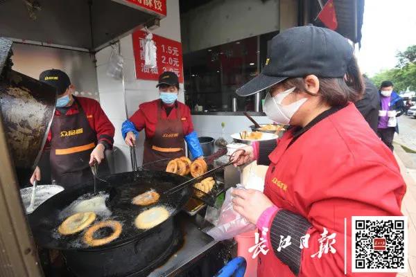 热干面！豆皮！面窝！武汉人的过早回来了！