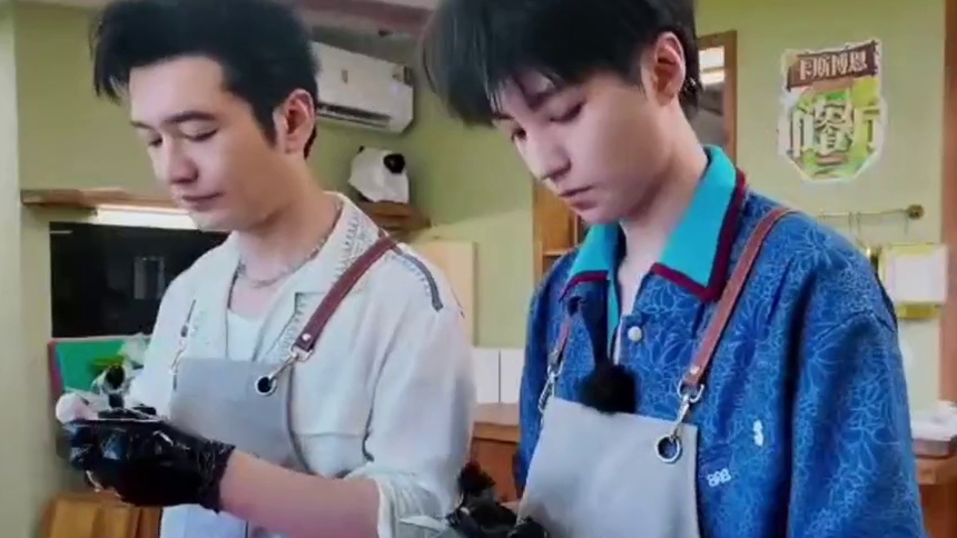 凑热闹追热点：《中餐厅》后厨名场面来袭！王俊凯痛苦面具已上线