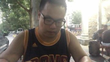 大牙:新人主播.求关注谢谢。 2017-09-06 05点场