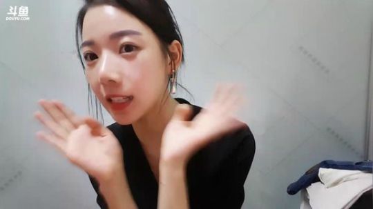 小姨子：在YIYUAN迟点播 2017-09-20 20点场