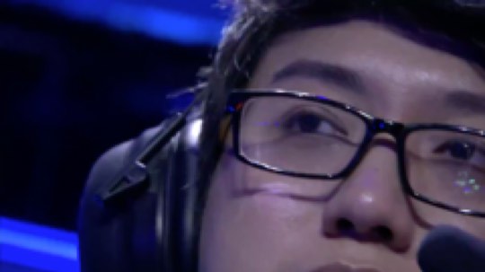 KPL王者荣耀职业联赛的精彩时刻:秋季赛 sViper vs EDGM