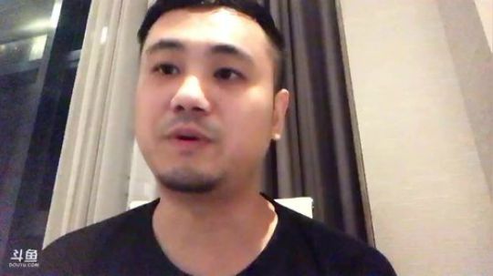 已到上海，开个户外，聊聊天。 2017-10-03 22点场