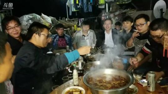 风衣做菜给我们吃？ 2017-10-05 19点场