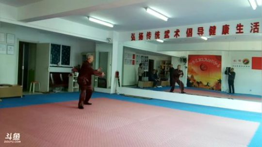 太极形意。青峰传统武术健身会馆 2017-10-06 08点场