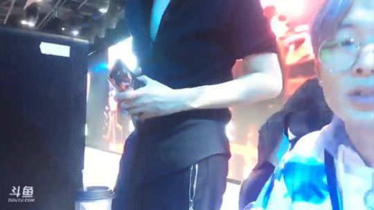 【狐半仙】职业直播一周年！线下赛中！ 2017-10-15 12点场