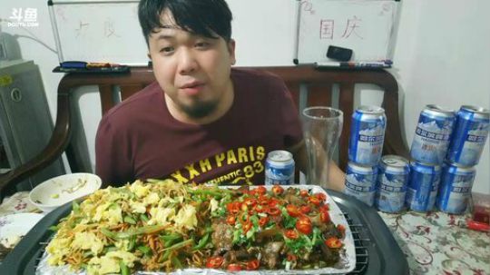 下班再困，也得吃饱喝足 2017-10-16 20点场