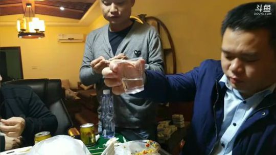 大家相聚在龙皇的山庄。 2017-10-20 03点场