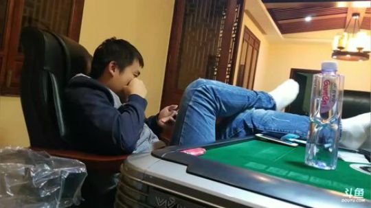 大家相聚在龙皇的山庄。 2017-10-20 02点场