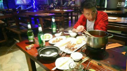 大冷天来现场看球，容易么我 2017-10-21 23点场