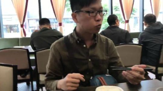 余小C：聊会天，在户外。 2017-10-29 12点场