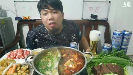 看完球到家吃火锅涮羊肉 2017-10-29 19点场
