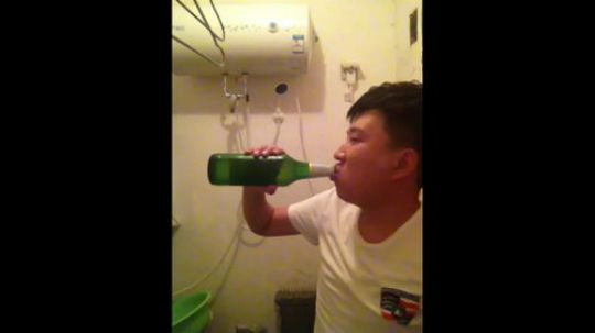 几年前的冰桶挑战