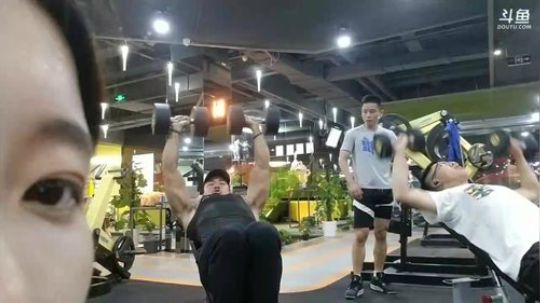大型户外健身节目-健身行出发杭州 2017-11-06 20点场