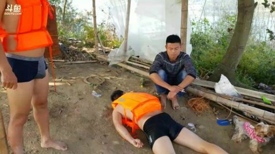 这样做烤鸡你见过？ 2017-11-08 12点场