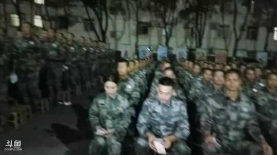 新兵成人礼（二营四连的新兵肖淑洁报到） 2017-11-08 19点场