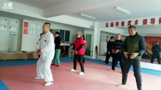 太极形意。青峰传统武术健身会馆 2017-11-17 09点场