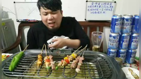 烤大鸡排，各种肉串 2017-12-01 21点场