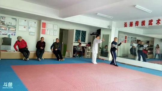 太极形意。青峰传统武术健身会馆 2017-12-15 10点场