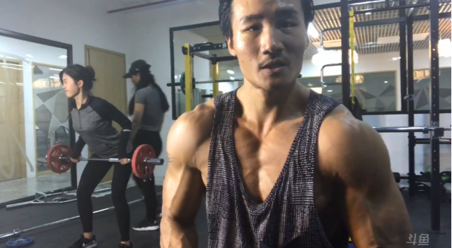 还是肩部训练 2017-02-08 14点场