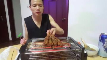 深夜食堂，自制烧烤。 2017-05-24 01点场