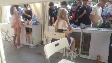 十三：嘉年华游客甲 2017-05-28 16点场