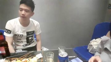 囧哥和朱红河马葫芦娃聚餐 2017-06-02 22点场