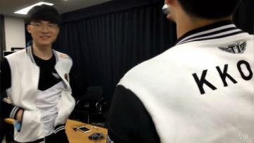 SKT直播peanut：正在直播 2017-06-14 18点场