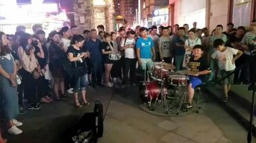 武汉光谷步行街 2017-06-17 21点场