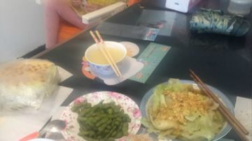 生蚝，稀饭，毛豆，西生菜
