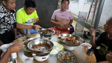 雨后枞菌，涨水肥鱼家乡味。 2017-06-24 17点场