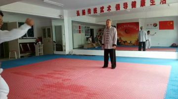 青峰传统武术健身养生会馆直播室 2017-06-28 08点场