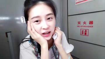 欢欢：赶动车素颜偷偷播一会 2017-07-10 07点场