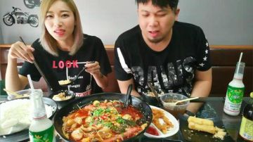 与食巨近:携美女尝四川冒菜 2017-07-20 16点场
