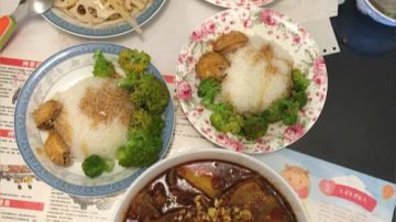 水煮肉，包扣饭