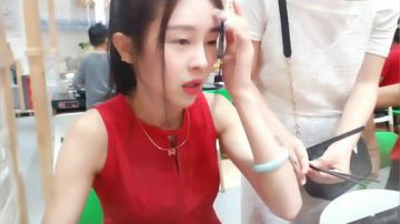 欢欢：和佩佩出去吃火锅 2017-08-14 18点场