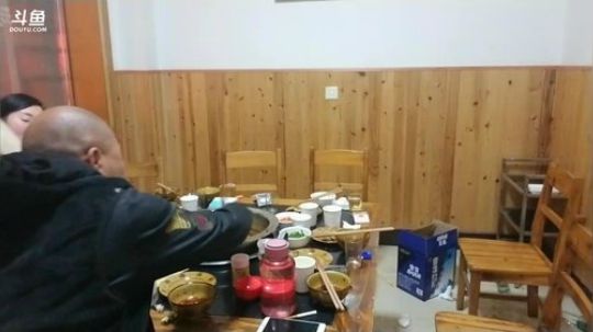 进城吃个饭。。。 2018-01-03 23点场