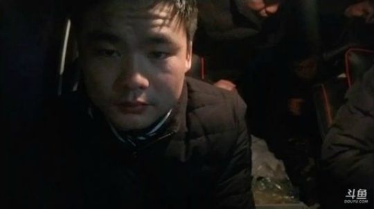 颠颠奶奶摔了一跤，今晚要赶回家 2018-01-08 00点场