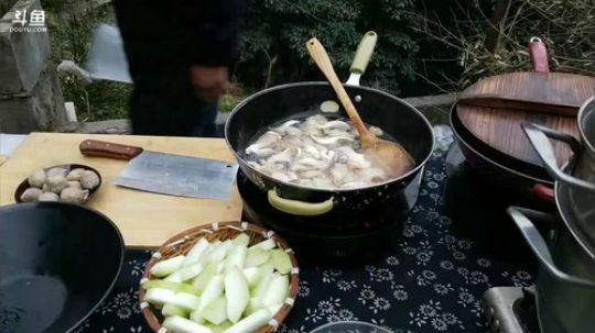 今天上山做饭了 2018-01-15 16点场