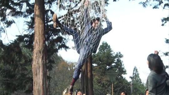 《PS 4》《山田，全力猎人世界游戏》篇花絮和采访