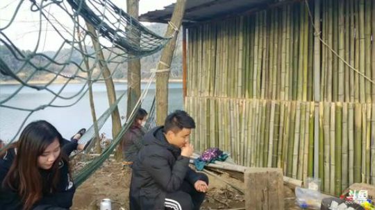 和妹子一起烤乳猪，烤竹鼠，烤鱼咯 2018-01-22 16点场