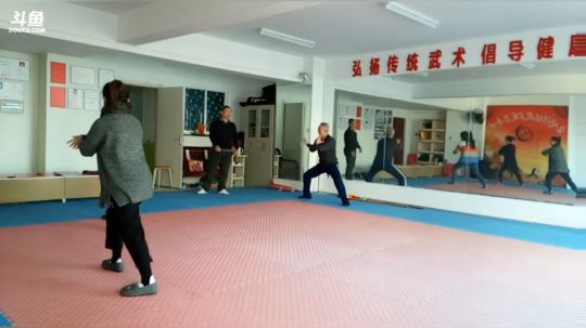 太极形意。青峰传统武术健身会馆 2018-01-26 08点场
