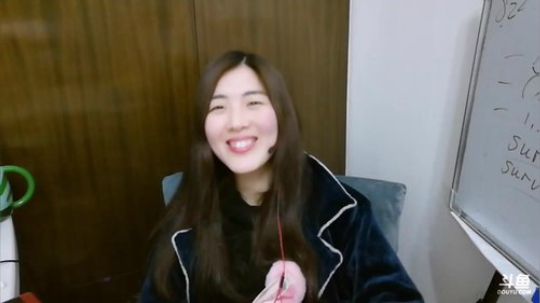 娜娜：电脑嗝屁了～但我的精神永在～ 2018-01-29 21点场